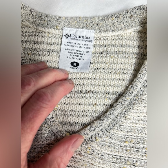 COLUMBIA Beige heather knit V‎ neck pullover size M. - Picture 9 of 12